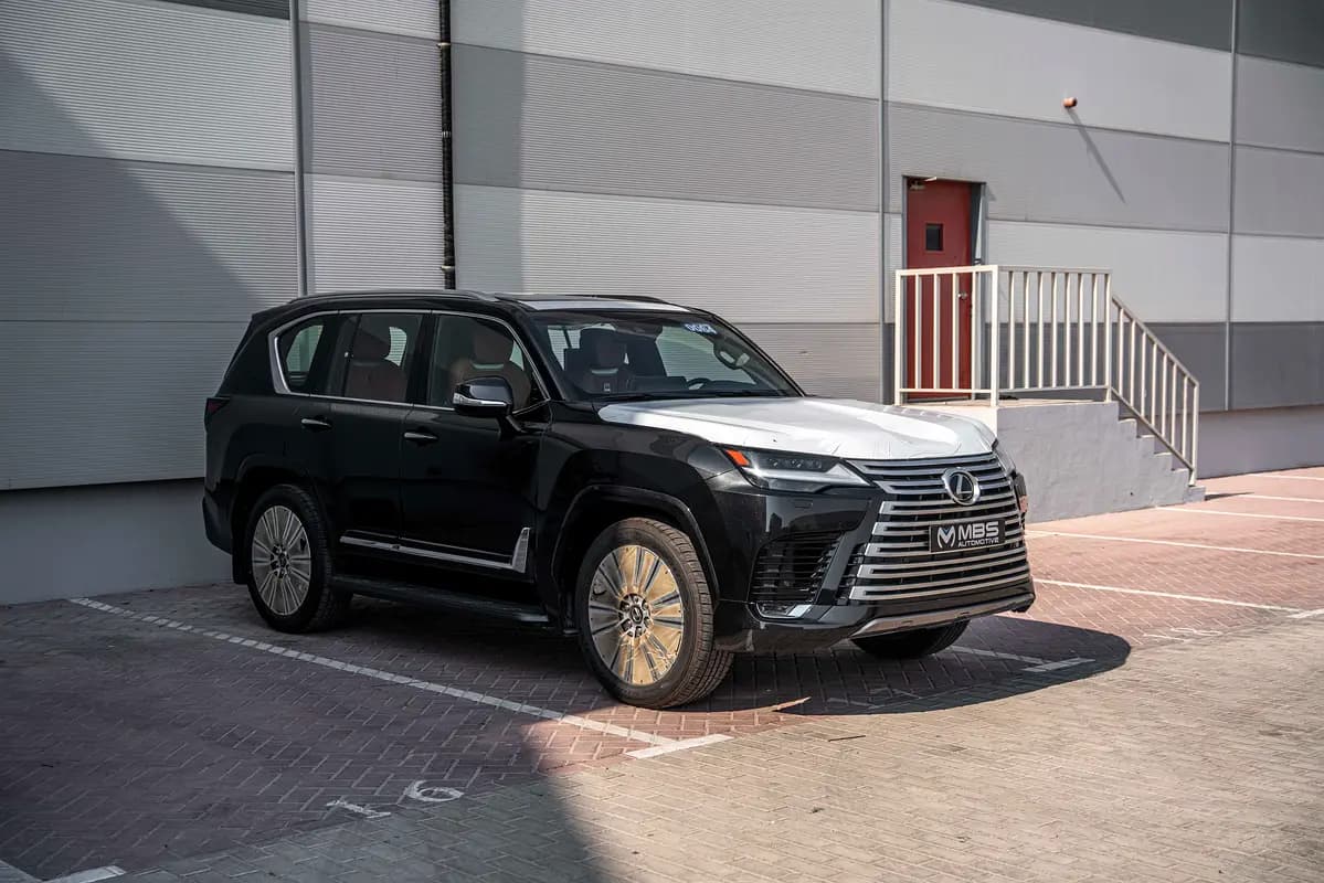 خرید لکسوس سری LX LX 600 VIP مدل ۲۰۲۶ از دبی — واردات به منطقه آزاد کیش و قشم — خودرو لکسوس — تصویر 3