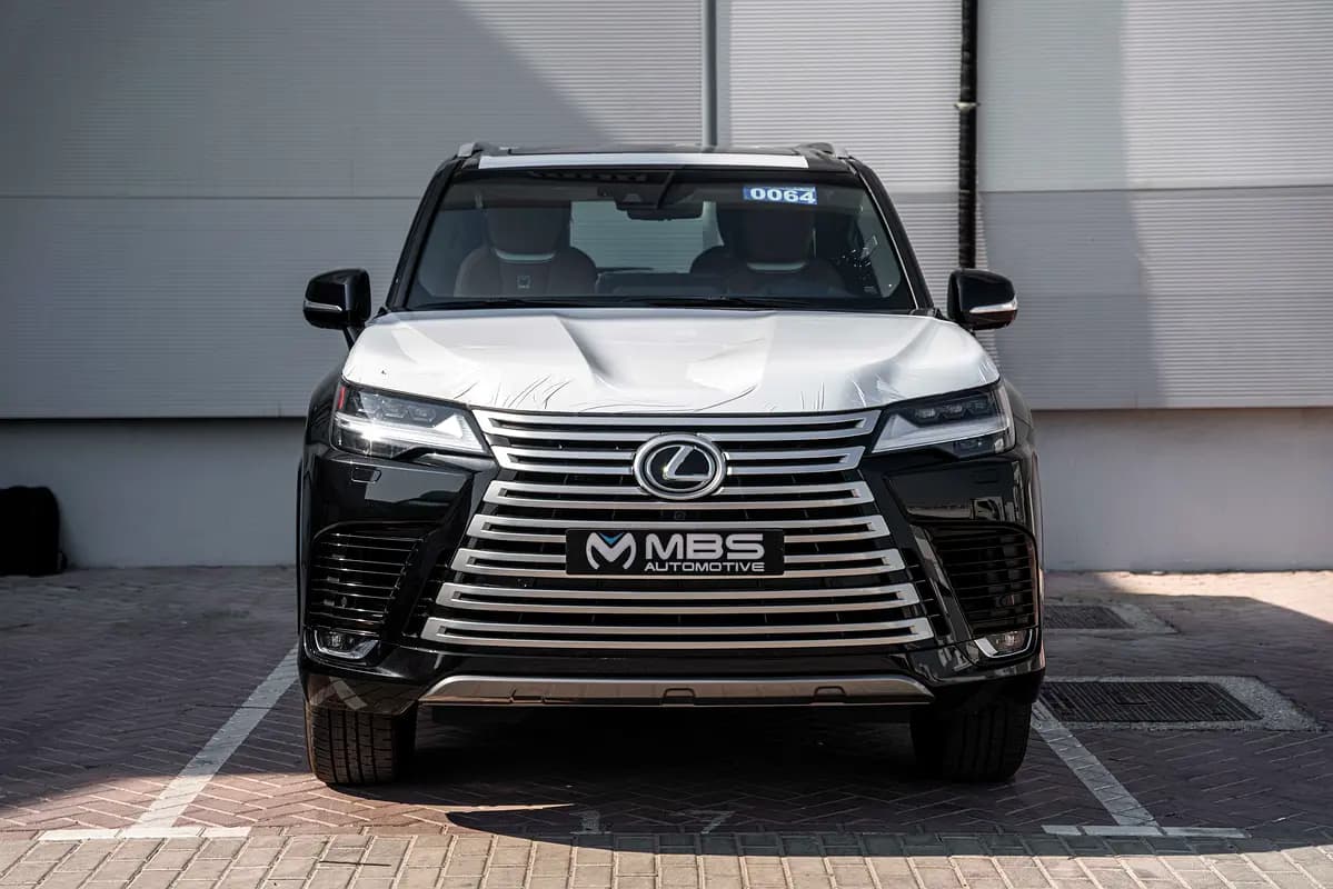 خرید لکسوس سری LX LX 600 VIP مدل ۲۰۲۶ از دبی — واردات به منطقه آزاد کیش و قشم — خودرو لکسوس