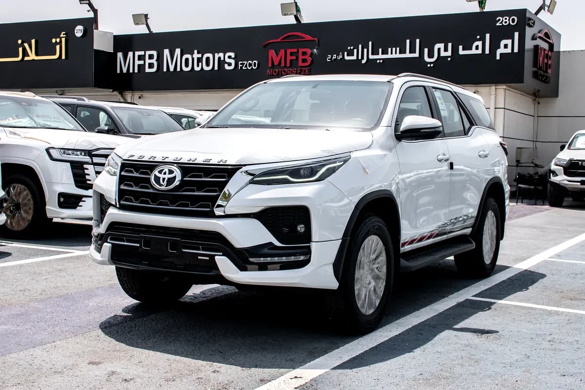 خرید تویوتا فورچونر SR5 مدل ۲۰۲۶ از دبی — واردات به منطقه آزاد کیش و قشم — خودرو تویوتا — تصویر 3