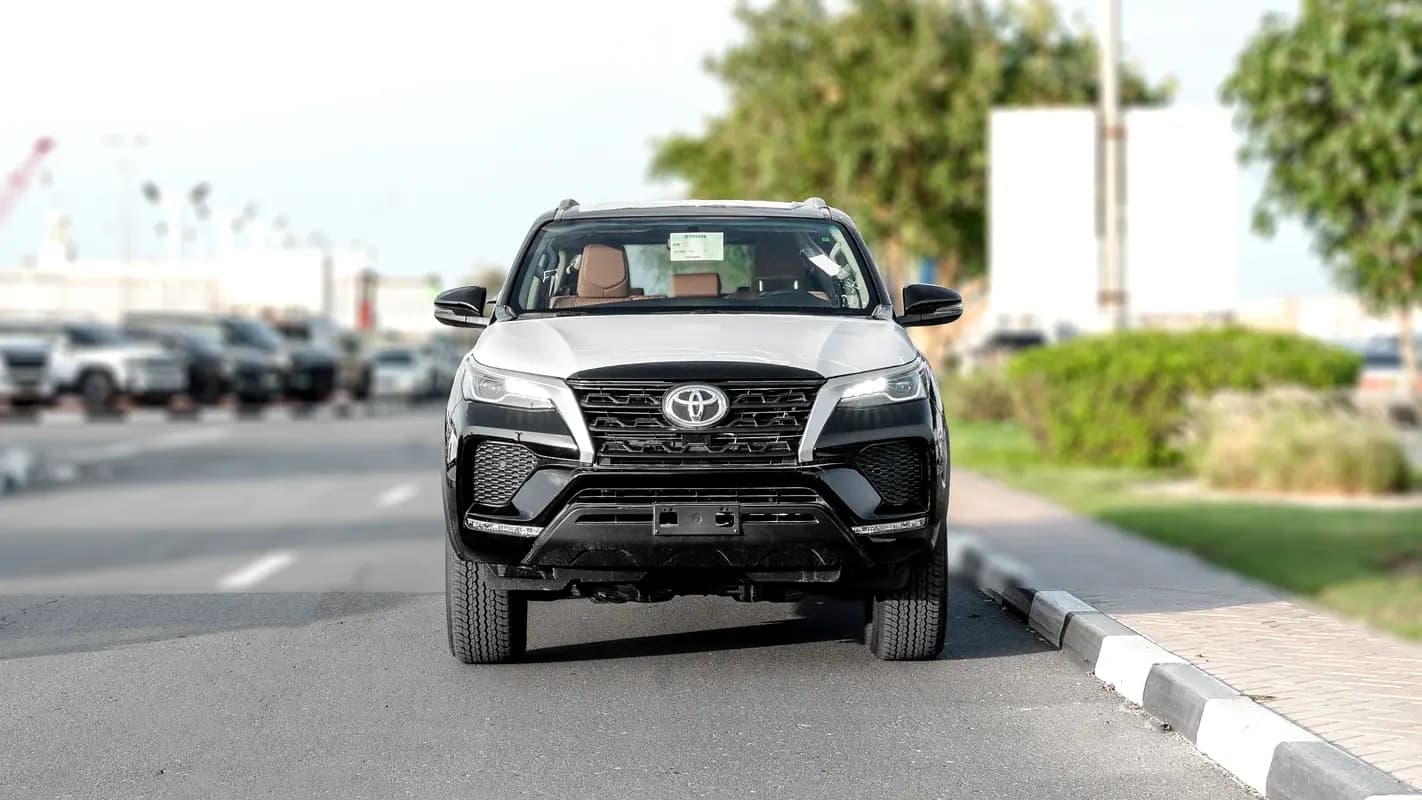 خرید تویوتا فورچونر GX مدل ۲۰۲۶ از دبی — واردات به منطقه آزاد کیش و قشم — خودرو تویوتا — تصویر 4