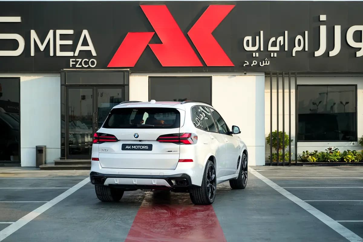 خرید بی‌ام‌و ایکس۵ xDrive40i M Sport مدل ۲۰۲۶ از دبی — واردات به منطقه آزاد کیش و قشم — خودرو بی‌ام‌و — تصویر 4