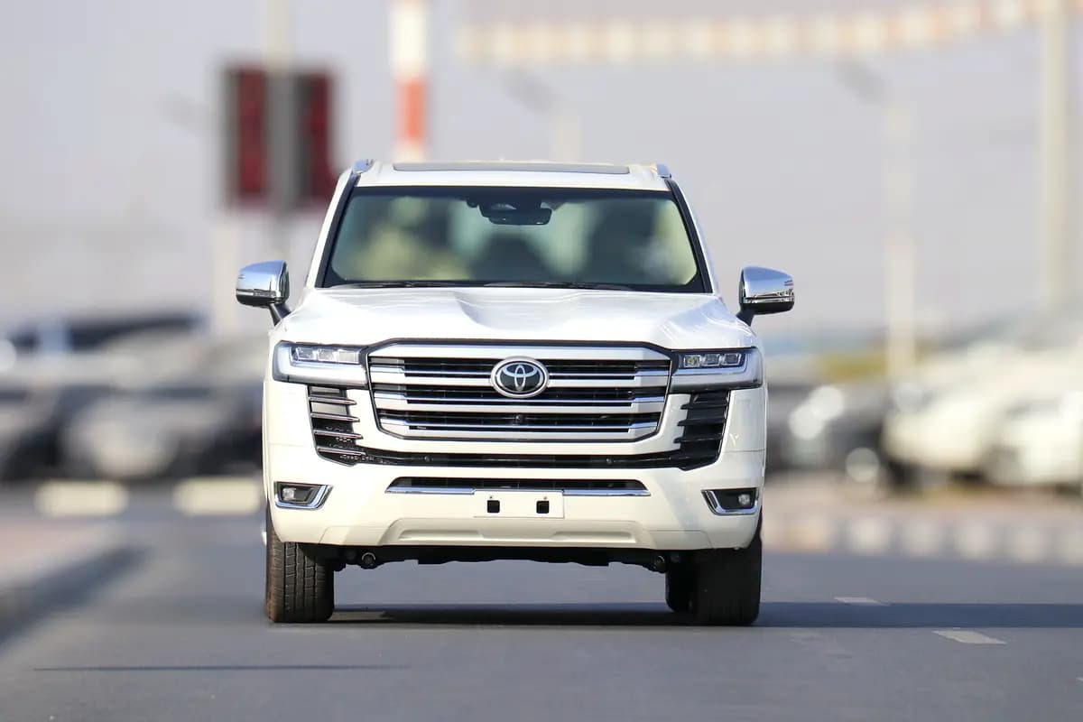 خرید تویوتا لندکروزر VX مدل ۲۰۲۶ از دبی — واردات به منطقه آزاد کیش و قشم — خودرو تویوتا — تصویر 2