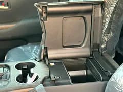 خرید تویوتا لندکروزر VX مدل ۲۰۲۵ از دبی — واردات به منطقه آزاد کیش و قشم — خودرو تویوتا — تصویر 9