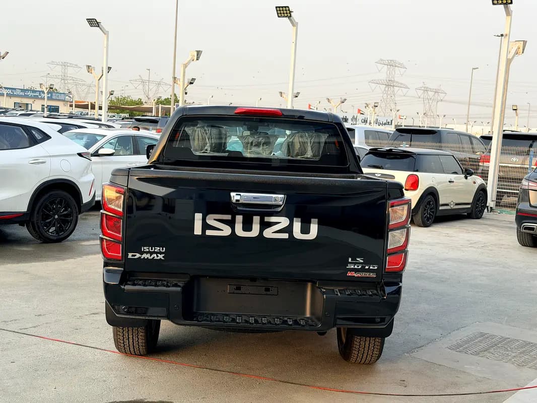 خرید ایسوزو D MAX LS مدل ۲۰۲۷ از دبی — واردات به منطقه آزاد کیش و قشم — خودرو ایسوزو — تصویر 5