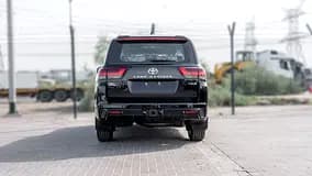 خرید تویوتا لندکروزر VXR مدل ۲۰۲۶ از دبی — واردات به منطقه آزاد کیش و قشم — خودرو تویوتا — تصویر 4