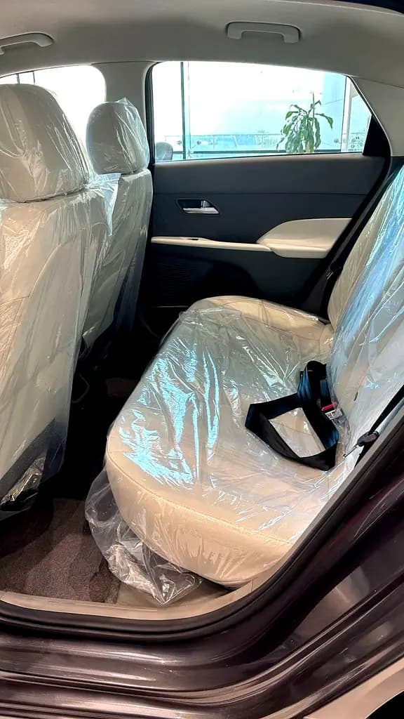 خرید هیوندای اکسنت Comfort مدل ۲۰۲۶ از دبی — واردات به منطقه آزاد کیش و قشم — خودرو هیوندای — تصویر 11