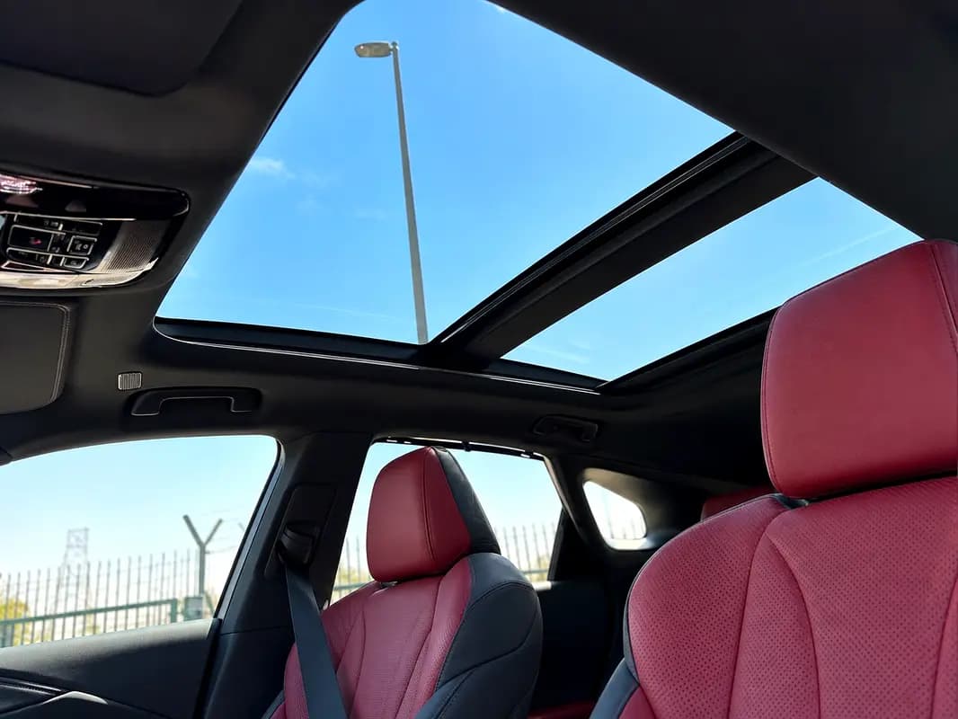 خرید لکسوس سری RX RX 500h F Sport مدل ۲۰۲۶ از دبی — واردات به منطقه آزاد کیش و قشم — خودرو لکسوس — تصویر 16