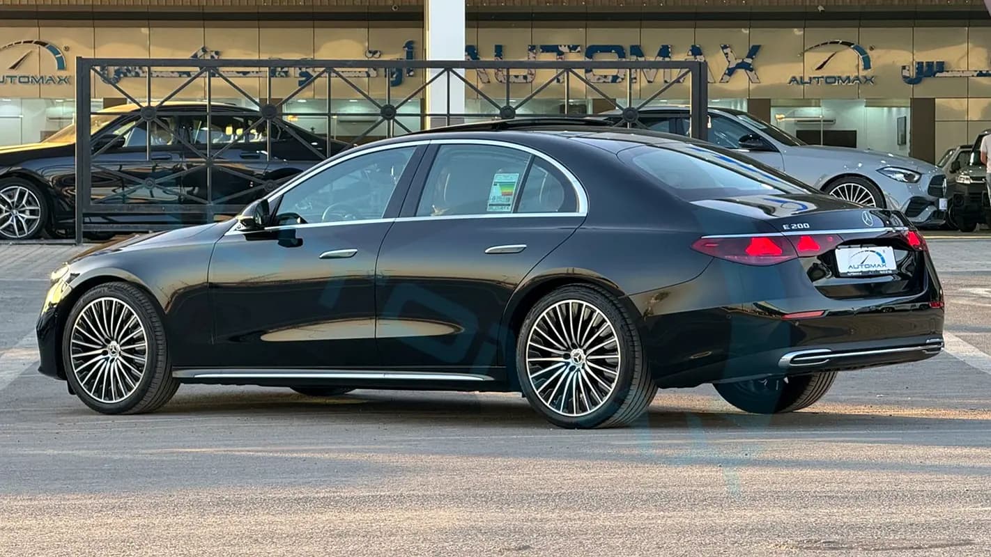 خرید مرسدس کلاس E E 200 Exclusive مدل ۲۰۲۶ از دبی — واردات به منطقه آزاد کیش و قشم — خودرو مرسدس — تصویر 5