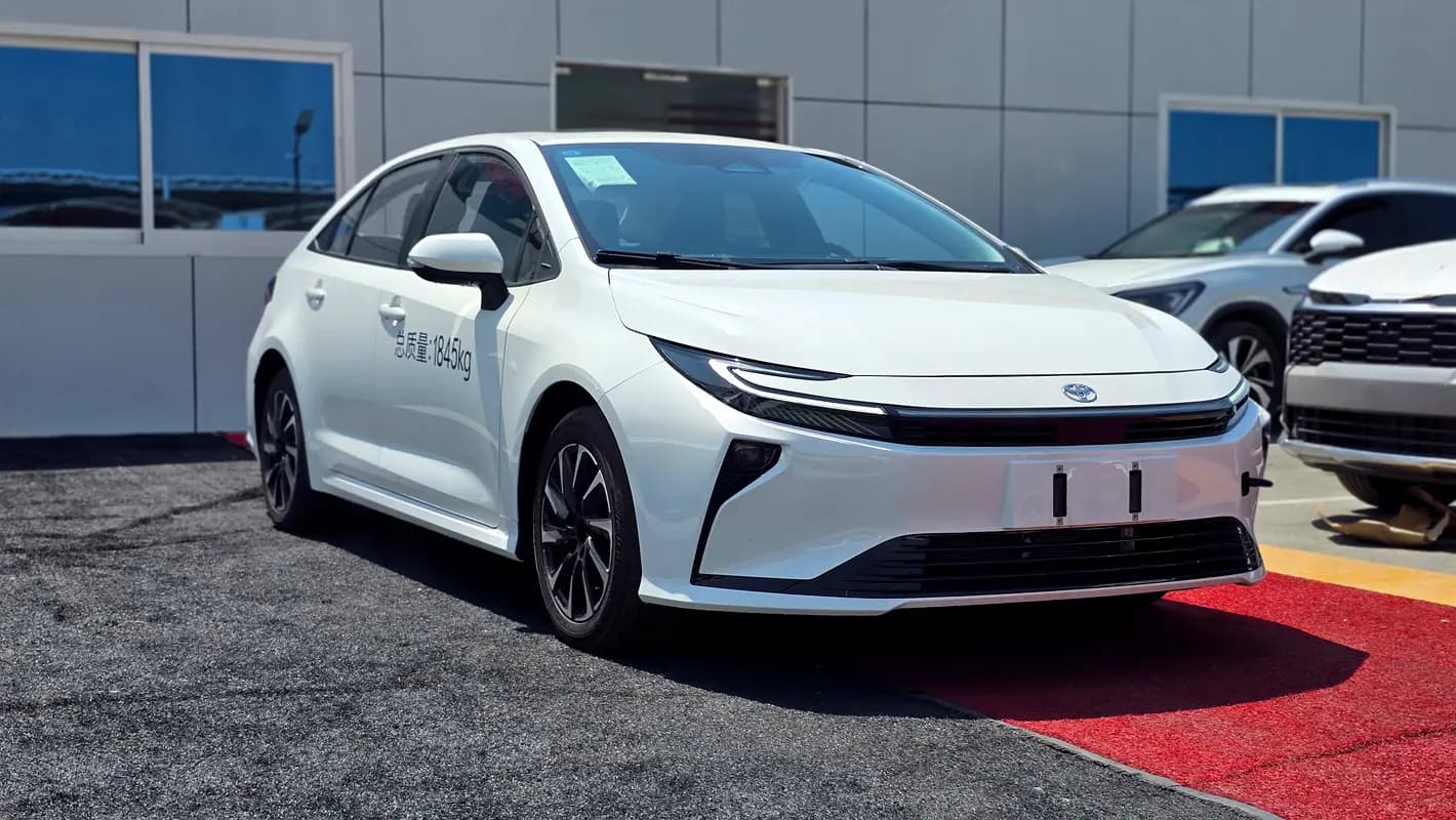 خرید تویوتا کرولا Altis مدل ۲۰۲۶ از دبی — واردات به منطقه آزاد کیش و قشم — خودرو تویوتا