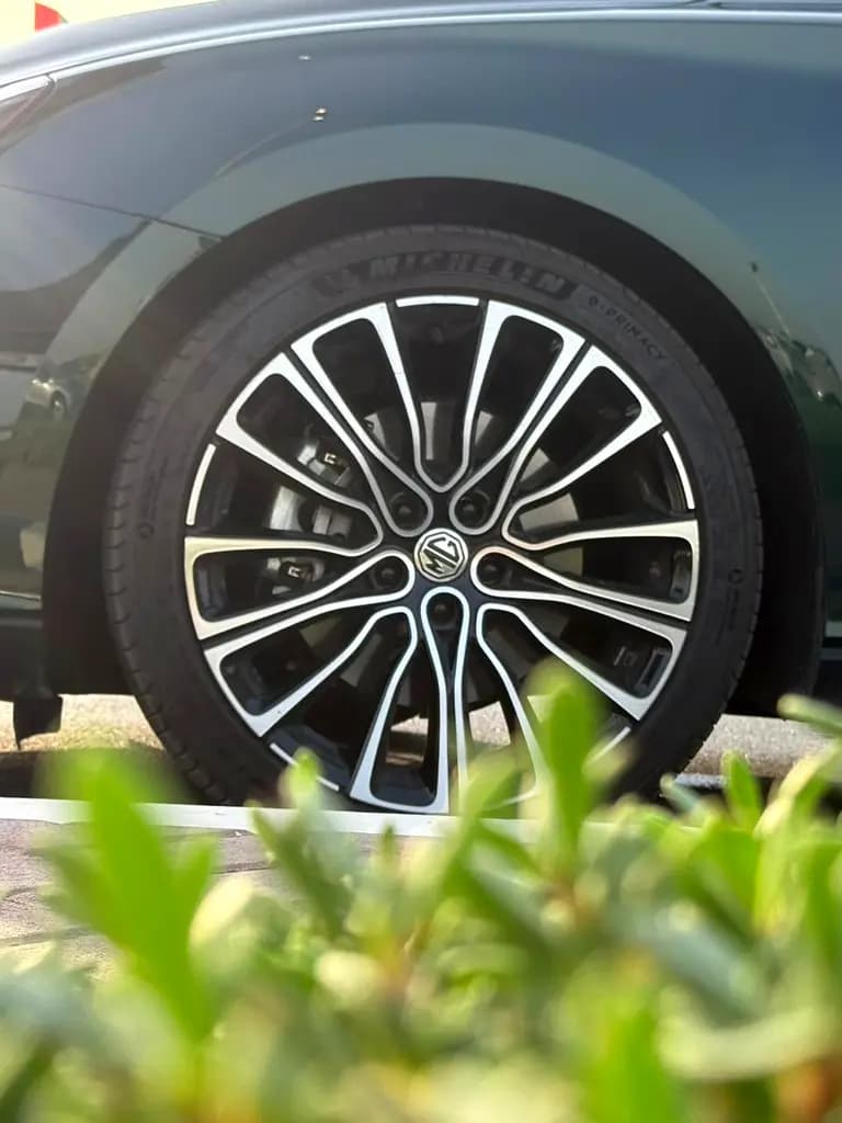 خرید ام‌جی MG 7 Elegant مدل ۲۰۲۵ از دبی — واردات به منطقه آزاد کیش و قشم — خودرو ام‌جی — تصویر 3