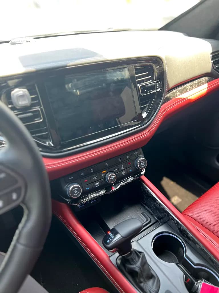 خرید Dodge Durango SRT مدل ۲۰۲۴ از دبی — واردات به منطقه آزاد کیش و قشم — خودرو Dodge — تصویر 7