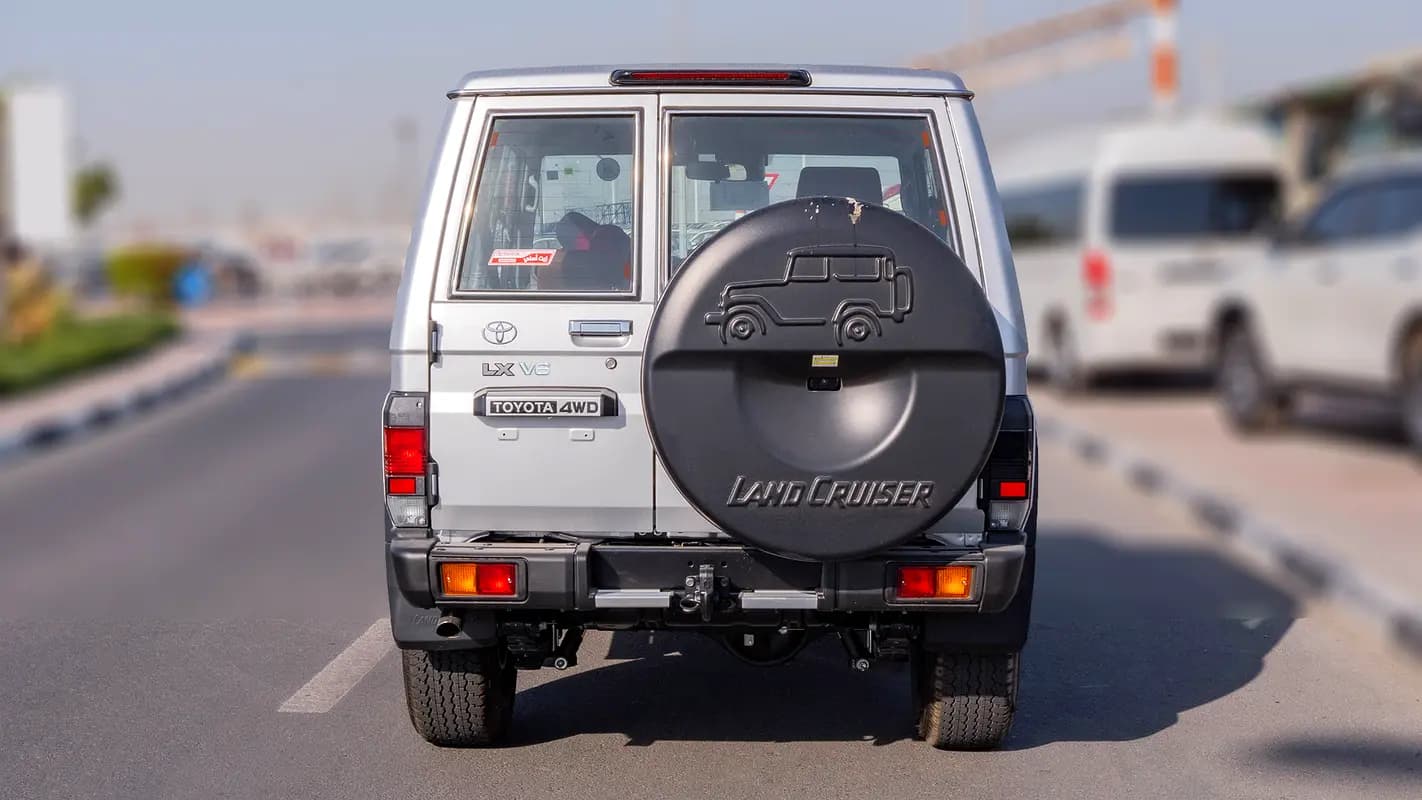 خرید تویوتا لندکروزر سری ۷۰ LC 71 LX مدل ۲۰۲۵ از دبی — واردات به منطقه آزاد کیش و قشم — خودرو تویوتا — تصویر 5