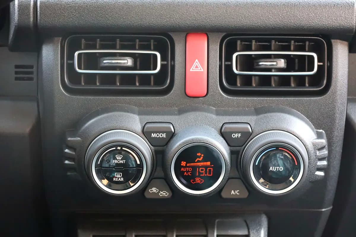 خرید سوزوکی جیمینی GLX AT 5-Door مدل ۲۰۲۶ از دبی — واردات به منطقه آزاد کیش و قشم — خودرو سوزوکی — تصویر 13