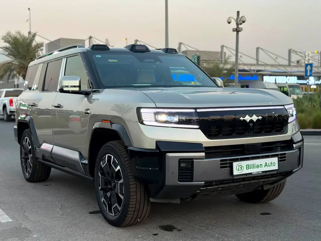 خرید بی‌وای‌دی Leopard 8 Flagship مدل ۲۰۲۶ از دبی — واردات به منطقه آزاد کیش و قشم — خودرو بی‌وای‌دی — تصویر 2