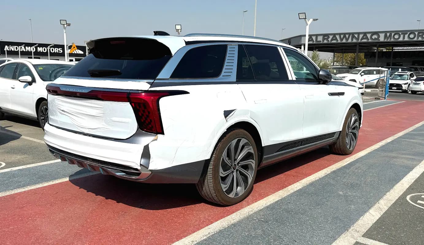خرید Hongqi E HS9 Flagship مدل ۲۰۲۵ از دبی — واردات به منطقه آزاد کیش و قشم — خودرو Hongqi — تصویر 5