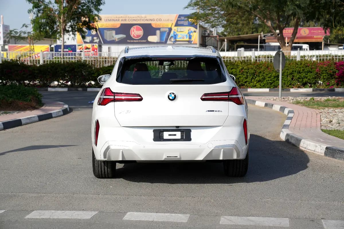خرید بی‌ام‌و ایکس۳ xDrive25L مدل ۲۰۲۶ از دبی — واردات به منطقه آزاد کیش و قشم — خودرو بی‌ام‌و — تصویر 17