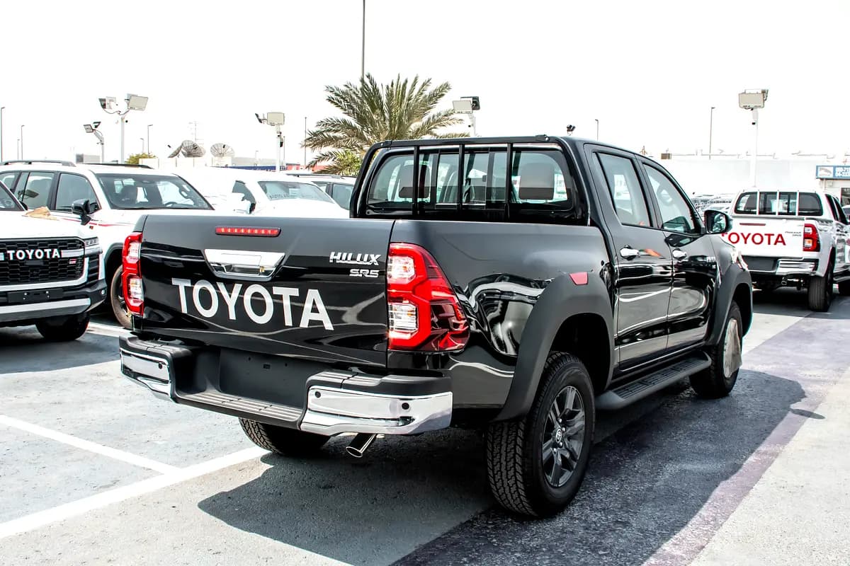 خرید تویوتا هایلوکس TRD مدل ۲۰۲۶ از دبی — واردات به منطقه آزاد کیش و قشم — خودرو تویوتا — تصویر 6