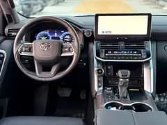 خرید تویوتا لندکروزر VX مدل ۲۰۲۵ از دبی — واردات به منطقه آزاد کیش و قشم — خودرو تویوتا — تصویر 5