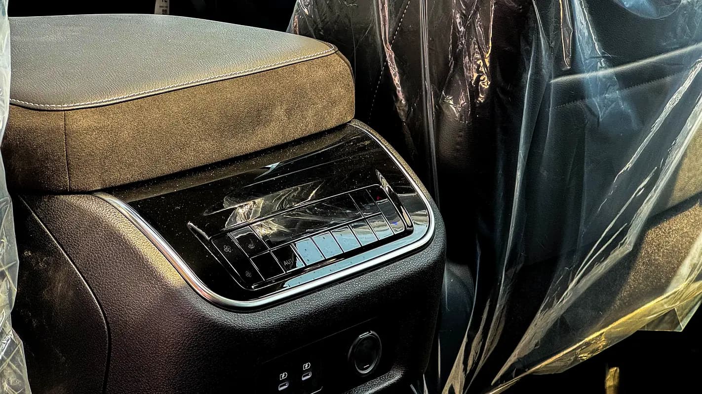 خرید اینفینیتی Qx80 Sensory مدل ۲۰۲۶ از دبی — واردات به منطقه آزاد کیش و قشم — خودرو اینفینیتی — تصویر 17