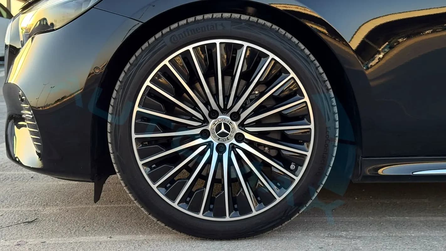 خرید مرسدس کلاس E E 200 Exclusive مدل ۲۰۲۶ از دبی — واردات به منطقه آزاد کیش و قشم — خودرو مرسدس — تصویر 20