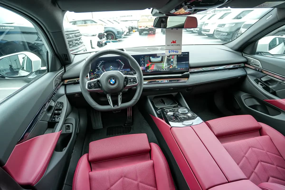 خرید بی‌ام‌و 5 Series 530i مدل ۲۰۲۷ از دبی — واردات به منطقه آزاد کیش و قشم — خودرو بی‌ام‌و — تصویر 9