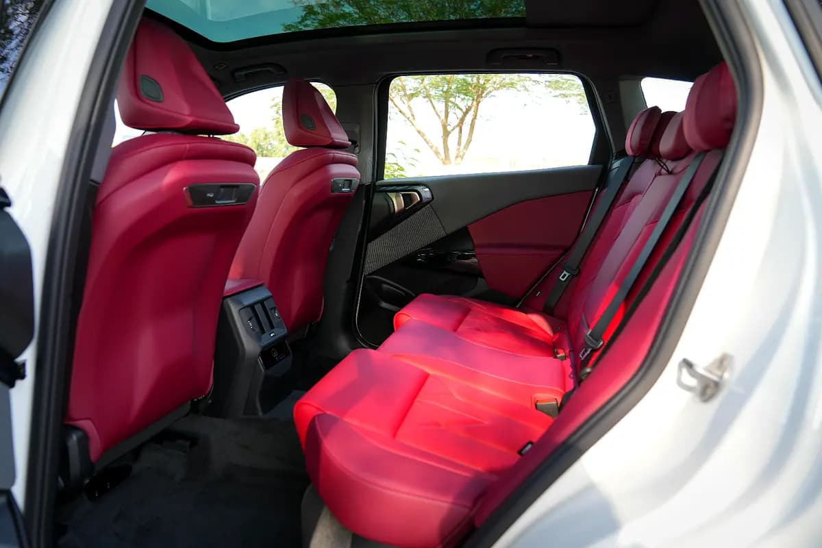 خرید بی‌ام‌و ایکس۳ xDrive25L مدل ۲۰۲۶ از دبی — واردات به منطقه آزاد کیش و قشم — خودرو بی‌ام‌و — تصویر 14