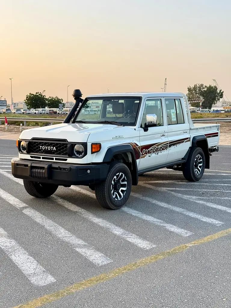 خرید تویوتا لندکروزر سری ۷۰ LC 79 40th Anniversary مدل ۲۰۲۶ از دبی — واردات به منطقه آزاد کیش و قشم — خودرو تویوتا