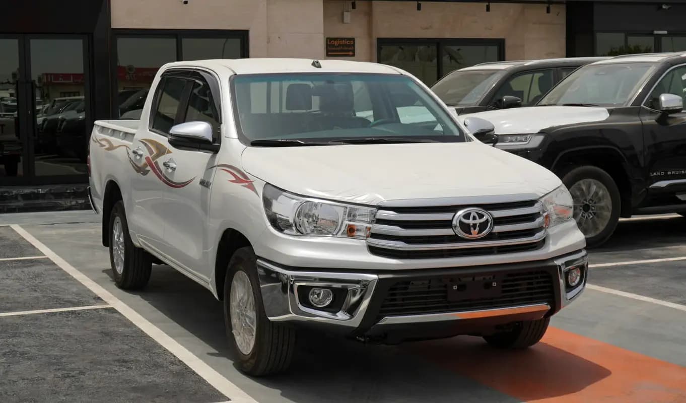 خرید تویوتا هایلوکس Double Cab GLX مدل ۲۰۲۶ از دبی — واردات به منطقه آزاد کیش و قشم — خودرو تویوتا