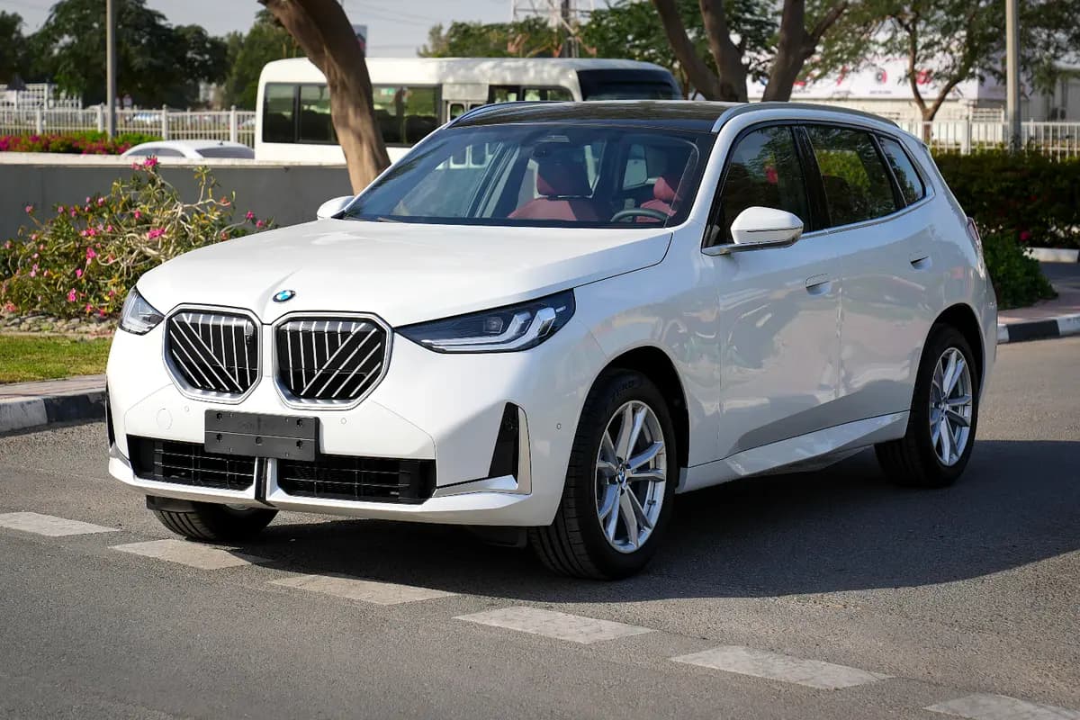 خرید بی‌ام‌و ایکس۳ xDrive25L مدل ۲۰۲۶ از دبی — واردات به منطقه آزاد کیش و قشم — خودرو بی‌ام‌و — تصویر 3