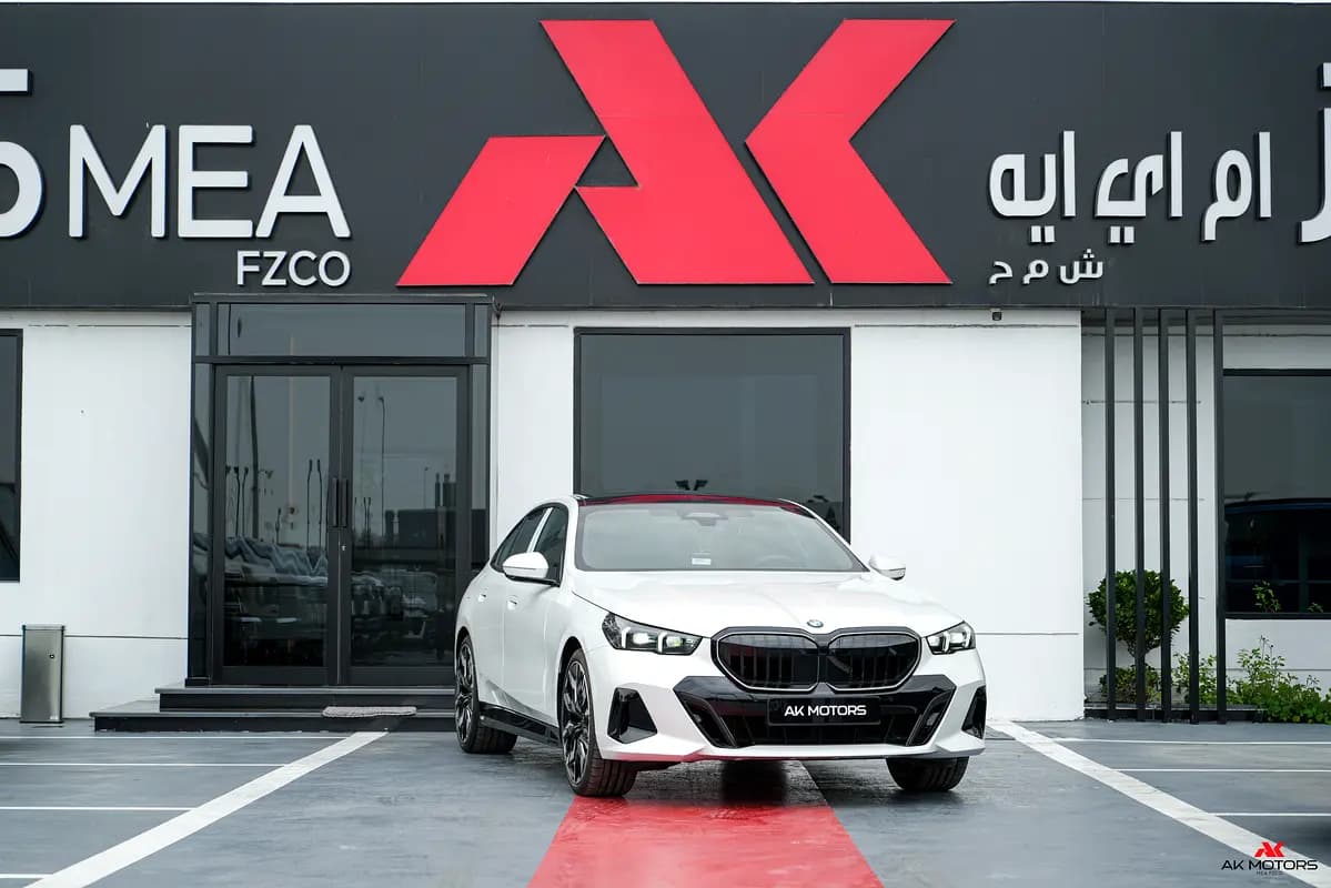 خرید بی‌ام‌و 5 Series 530i مدل ۲۰۲۷ از دبی — واردات به منطقه آزاد کیش و قشم — خودرو بی‌ام‌و