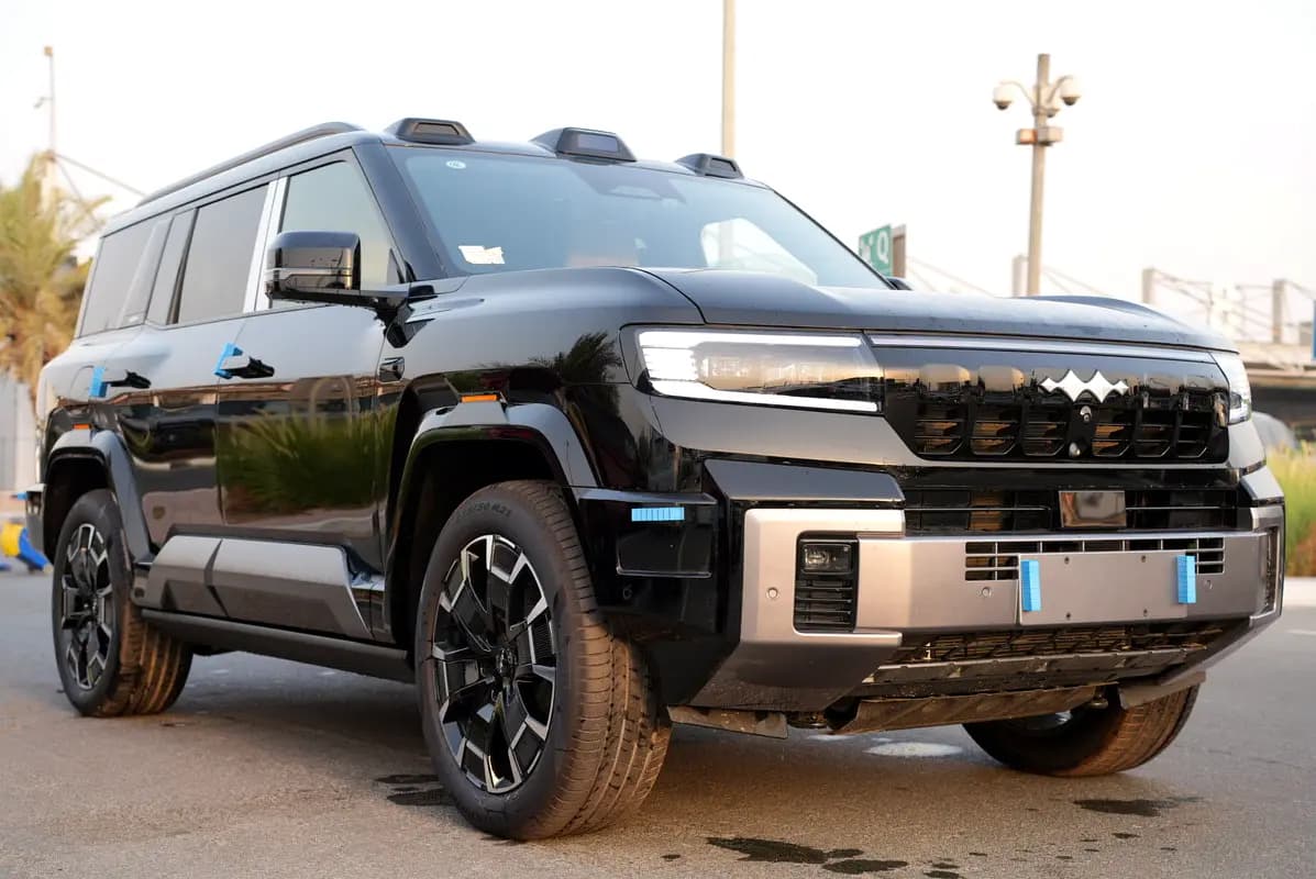 خرید بی‌وای‌دی Leopard 8 Flagship مدل ۲۰۲۵ از دبی — واردات به منطقه آزاد کیش و قشم — خودرو بی‌وای‌دی — تصویر 3