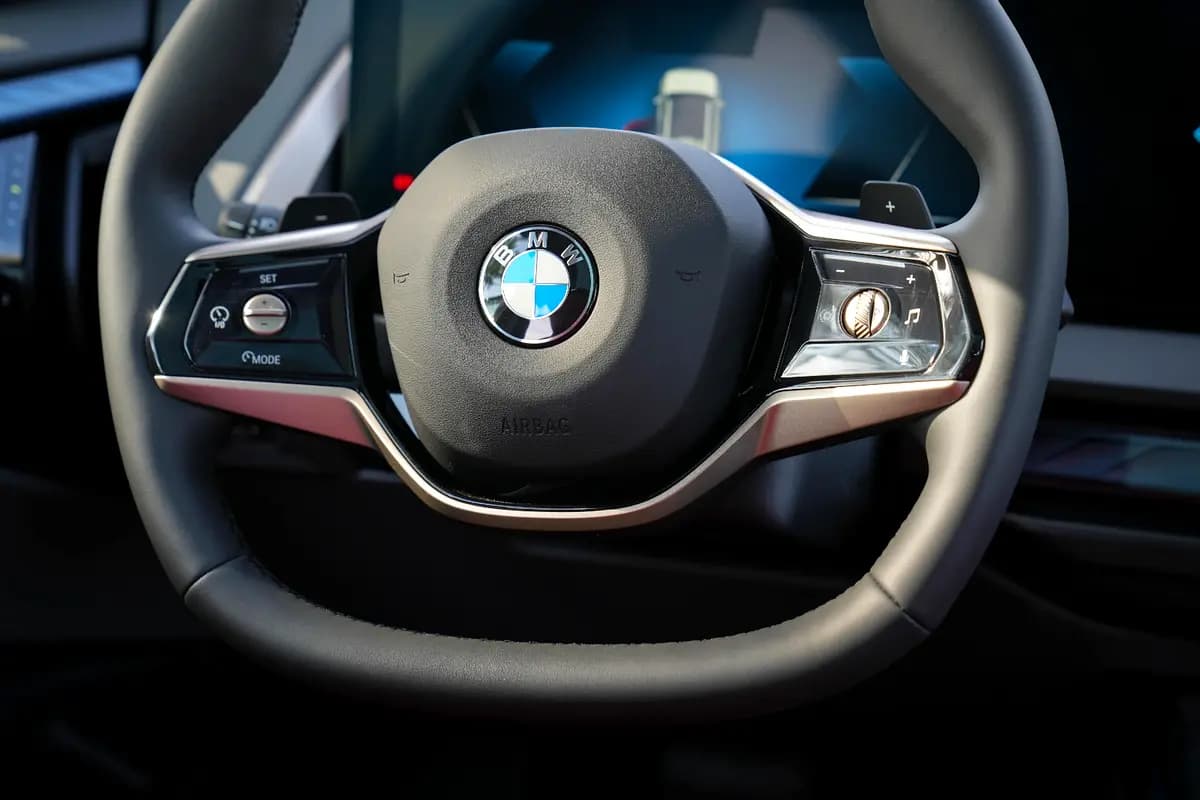 خرید بی‌ام‌و ایکس۳ xDrive25L مدل ۲۰۲۶ از دبی — واردات به منطقه آزاد کیش و قشم — خودرو بی‌ام‌و — تصویر 6