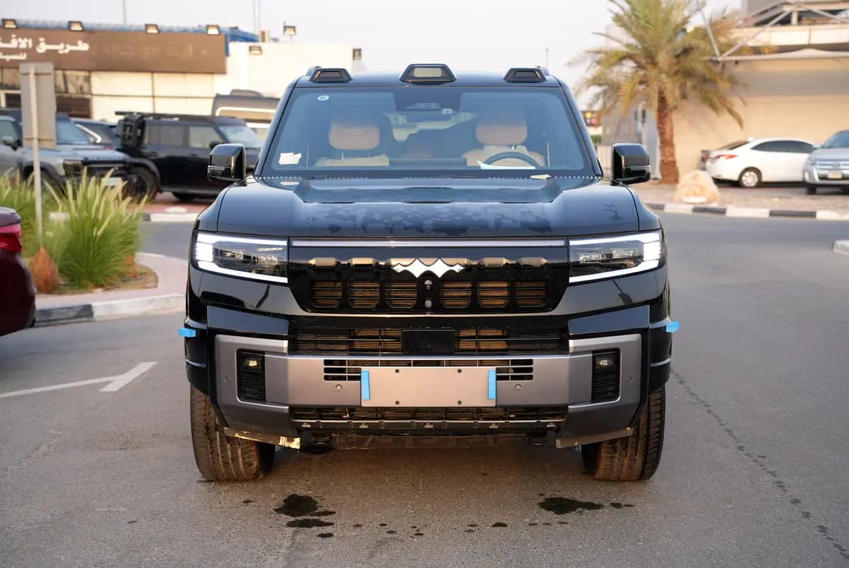 خرید بی‌وای‌دی Leopard 8 Flagship مدل ۲۰۲۵ از دبی — واردات به منطقه آزاد کیش و قشم — خودرو بی‌وای‌دی