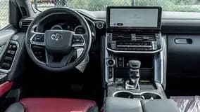 خرید تویوتا لندکروزر VXR مدل ۲۰۲۶ از دبی — واردات به منطقه آزاد کیش و قشم — خودرو تویوتا — تصویر 13