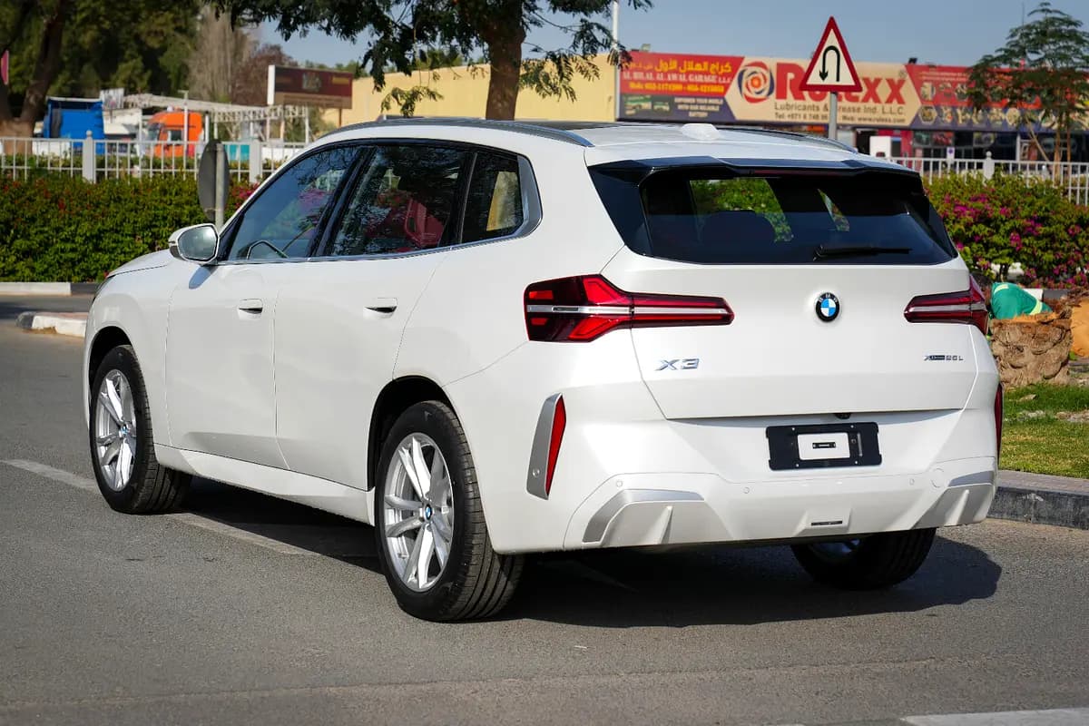 خرید بی‌ام‌و ایکس۳ xDrive25L مدل ۲۰۲۶ از دبی — واردات به منطقه آزاد کیش و قشم — خودرو بی‌ام‌و — تصویر 18