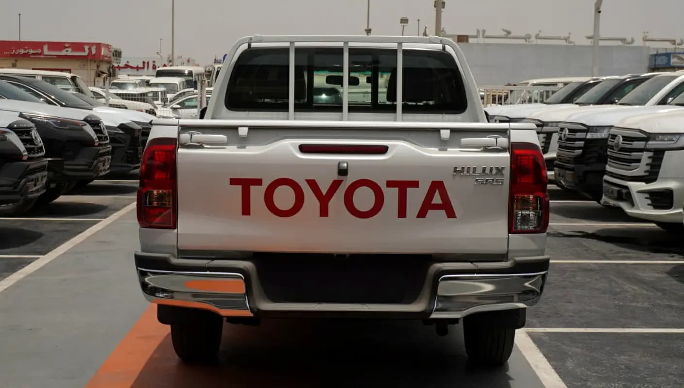 خرید تویوتا هایلوکس Double Cab GLX مدل ۲۰۲۶ از دبی — واردات به منطقه آزاد کیش و قشم — خودرو تویوتا — تصویر 5
