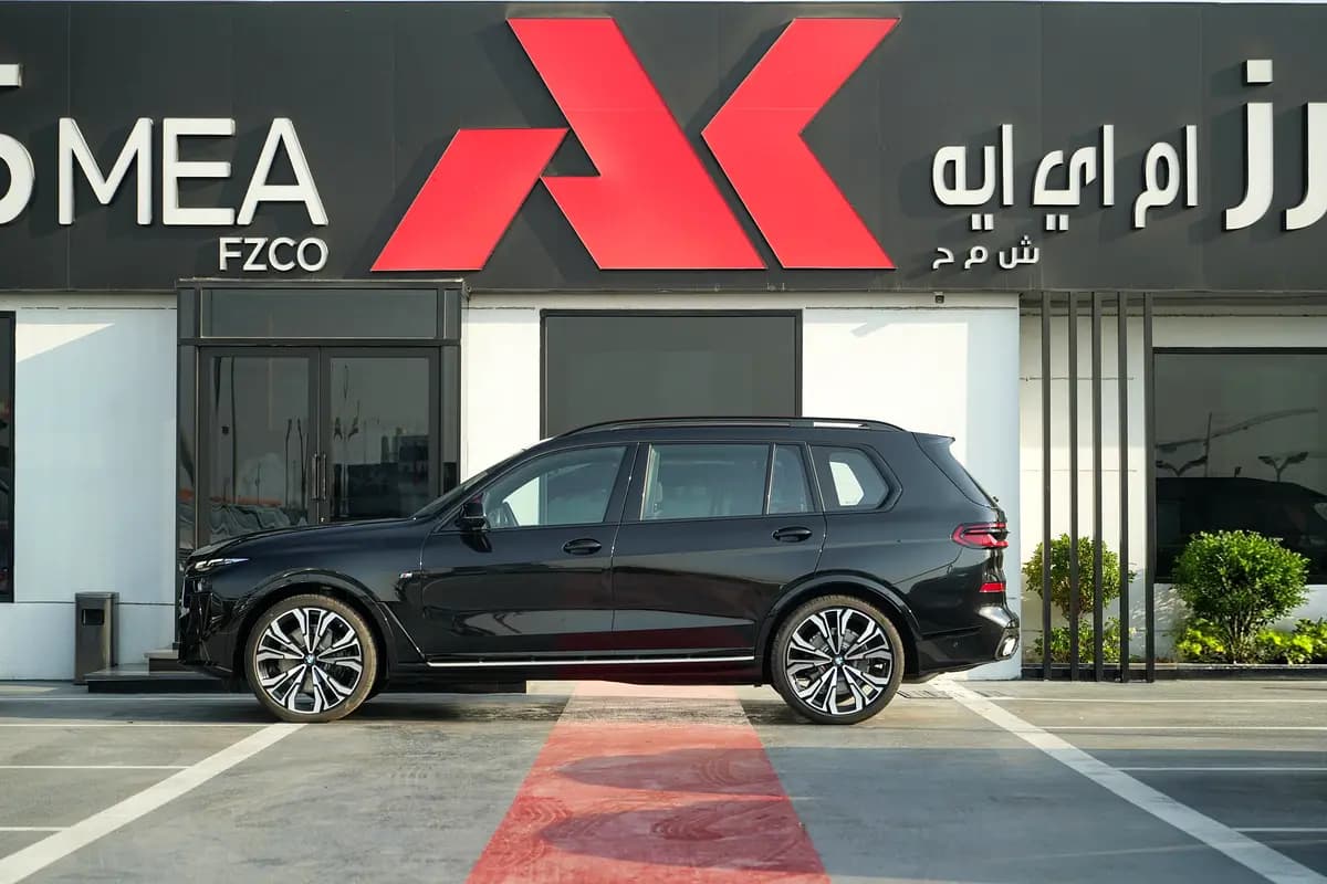 خرید بی‌ام‌و ایکس۷ xDrive40i M Sport مدل ۲۰۲۶ از دبی — واردات به منطقه آزاد کیش و قشم — خودرو بی‌ام‌و — تصویر 7