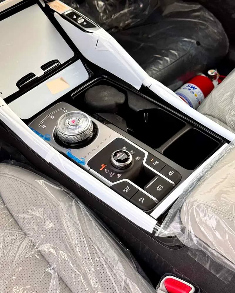 خرید کیا سورنتو GT-Line مدل ۲۰۲۷ از دبی — واردات به منطقه آزاد کیش و قشم — خودرو کیا — تصویر 18