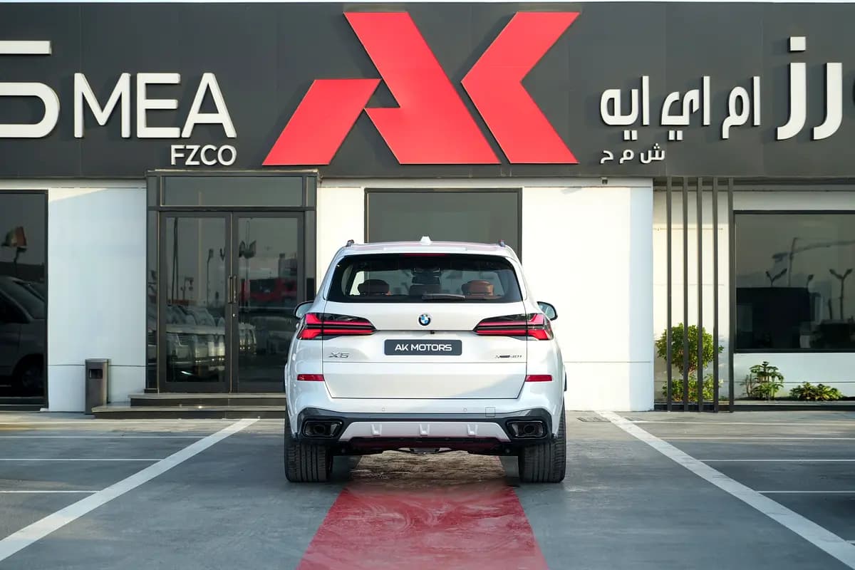 خرید بی‌ام‌و ایکس۵ xDrive40i M Sport مدل ۲۰۲۶ از دبی — واردات به منطقه آزاد کیش و قشم — خودرو بی‌ام‌و — تصویر 5