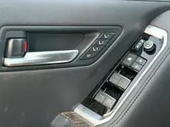 خرید تویوتا لندکروزر VX مدل ۲۰۲۵ از دبی — واردات به منطقه آزاد کیش و قشم — خودرو تویوتا — تصویر 8