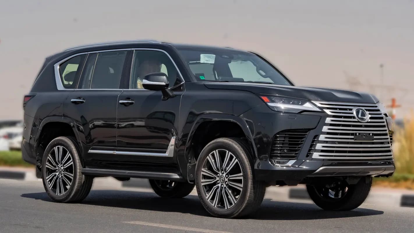 خرید لکسوس سری LX LX 700h Signature مدل ۲۰۲۶ از دبی — واردات به منطقه آزاد کیش و قشم — خودرو لکسوس