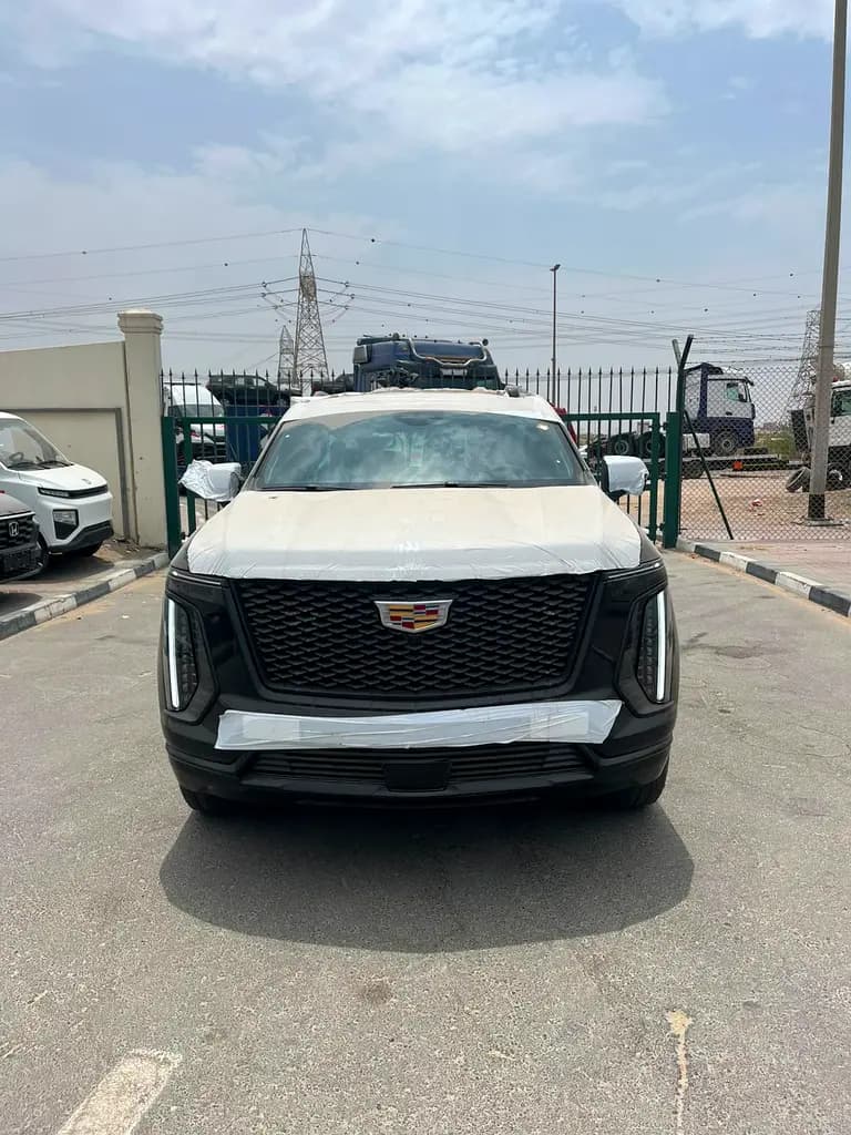خرید کادیلاک اسکالید L Sport مدل ۲۰۲۶ از دبی — واردات به منطقه آزاد کیش و قشم — خودرو کادیلاک — تصویر 2