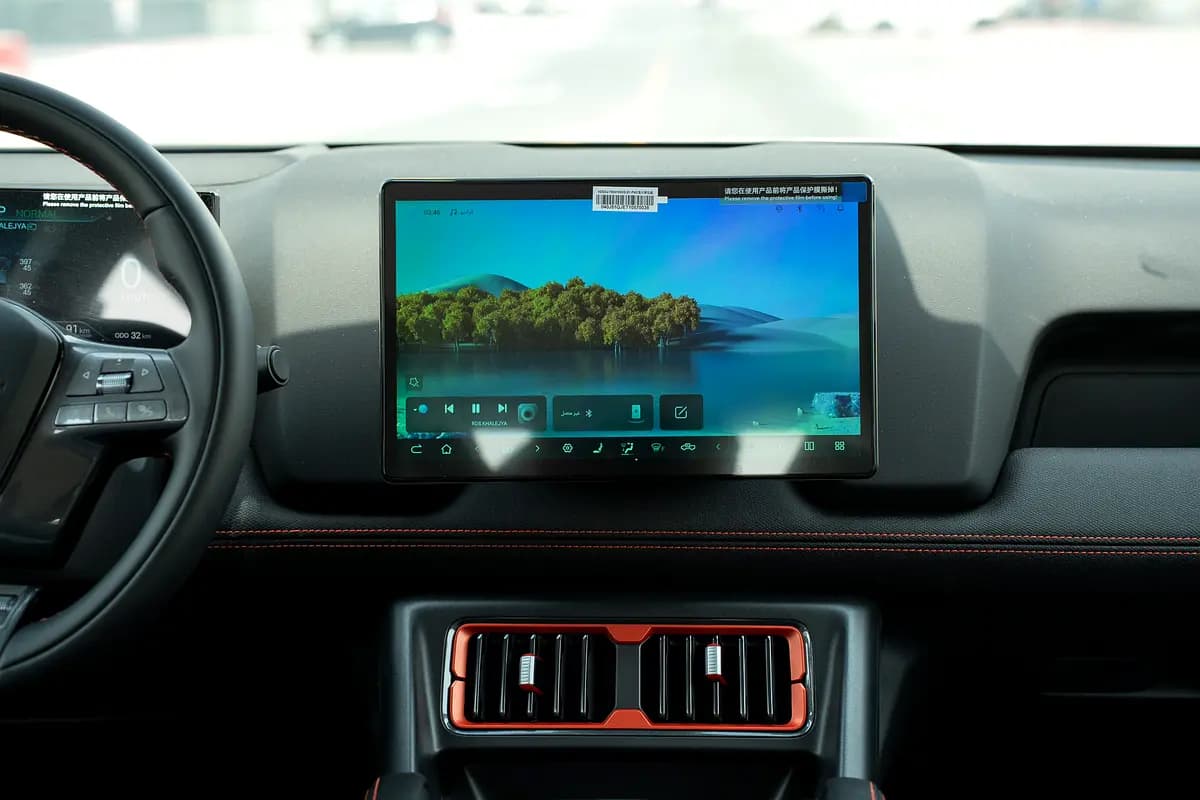 خرید بی‌وای‌دی Shark 6 Premium مدل ۲۰۲۶ از دبی — واردات به منطقه آزاد کیش و قشم — خودرو بی‌وای‌دی — تصویر 10