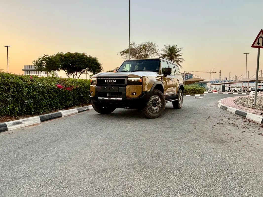 خرید تویوتا پرادو TXL مدل ۲۰۲۶ از دبی — واردات به منطقه آزاد کیش و قشم — خودرو تویوتا — تصویر 2