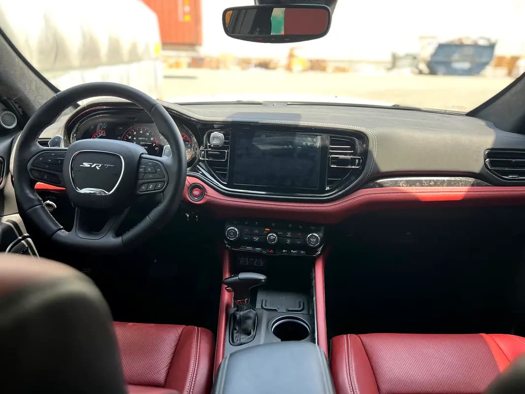 خرید Dodge Durango SRT مدل ۲۰۲۴ از دبی — واردات به منطقه آزاد کیش و قشم — خودرو Dodge — تصویر 9