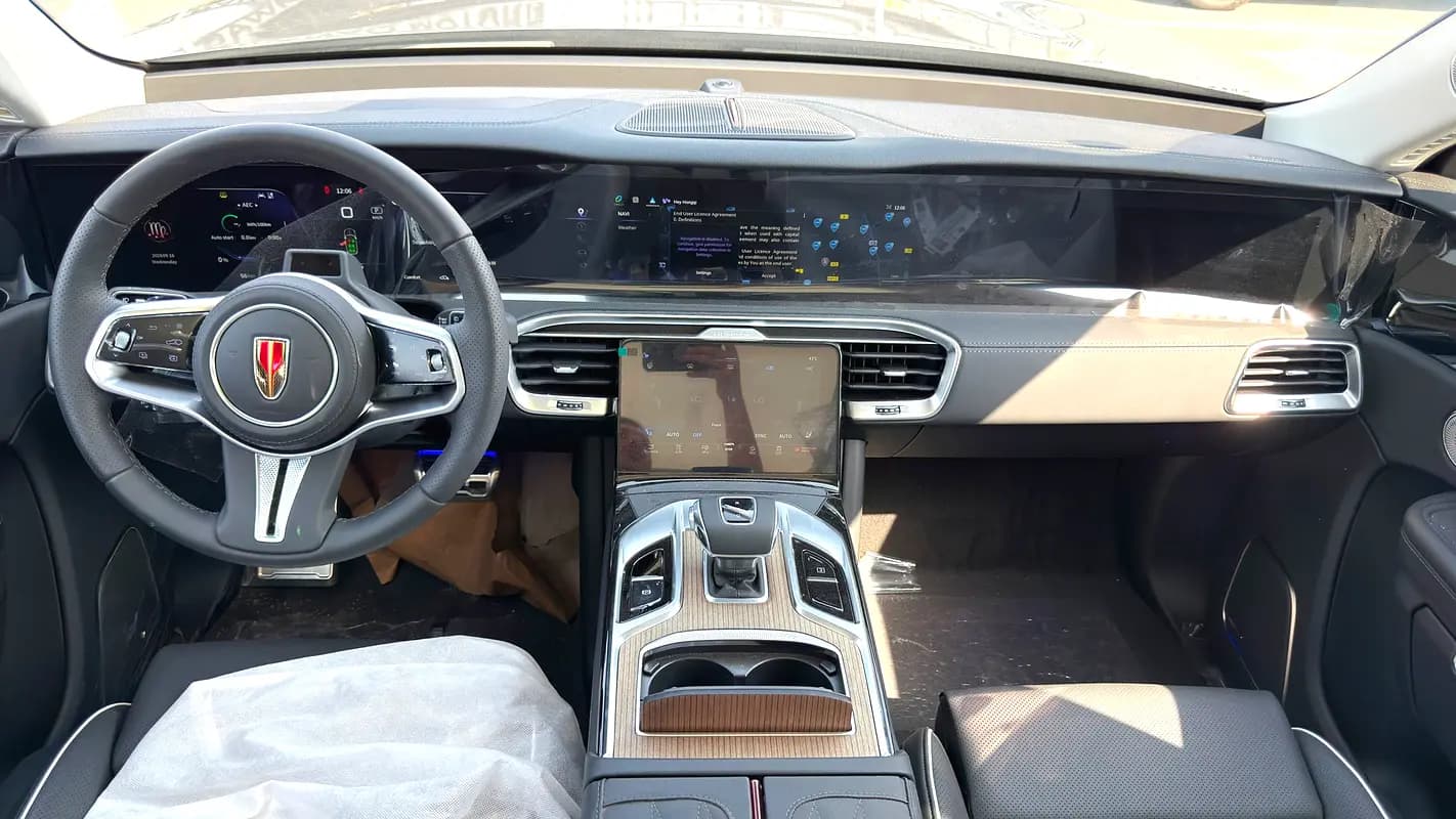 خرید Hongqi E HS9 Flagship مدل ۲۰۲۵ از دبی — واردات به منطقه آزاد کیش و قشم — خودرو Hongqi — تصویر 14
