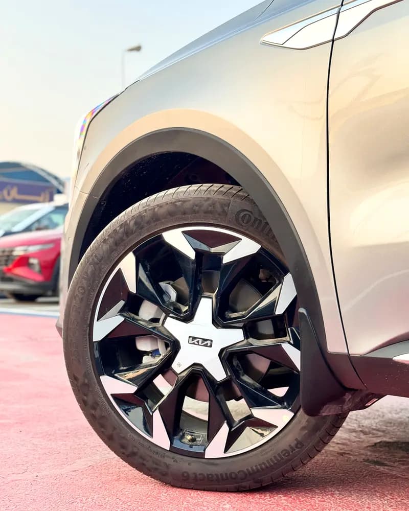 خرید کیا سورنتو Premium مدل ۲۰۲۶ از دبی — واردات به منطقه آزاد کیش و قشم — خودرو کیا — تصویر 5