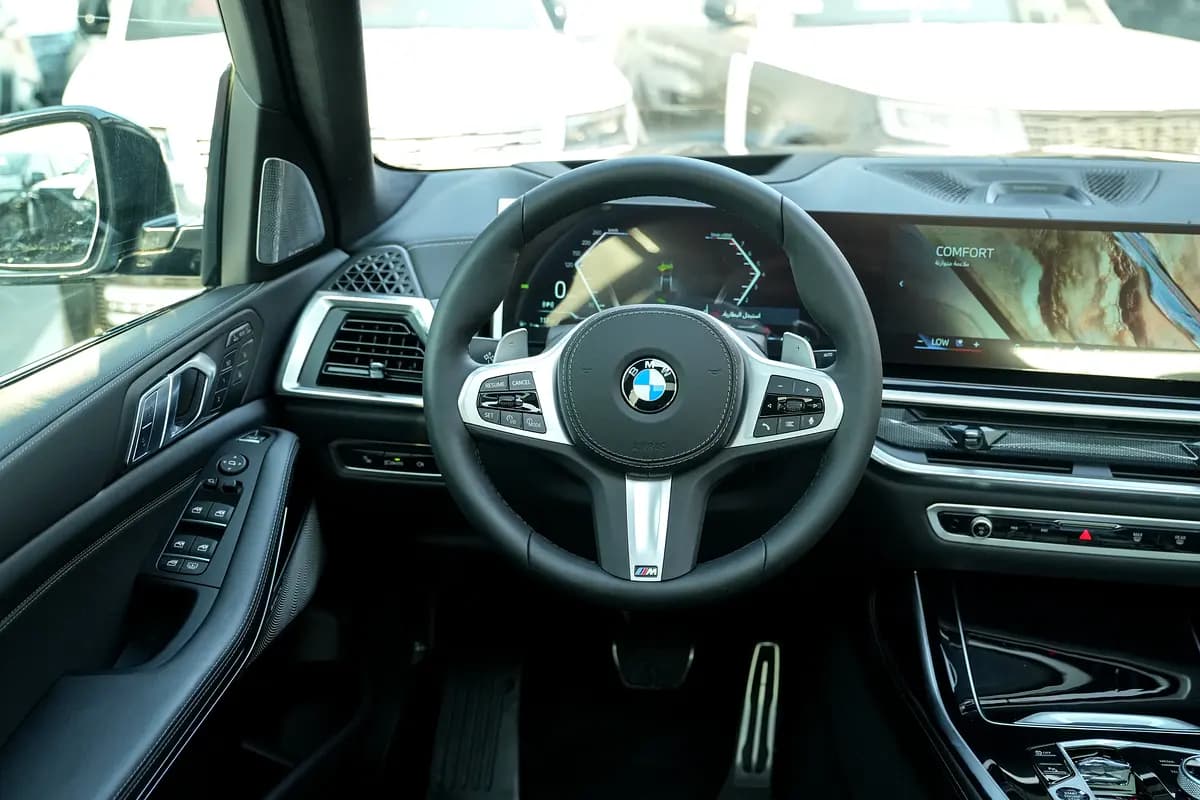 خرید بی‌ام‌و ایکس۷ xDrive40i M Sport مدل ۲۰۲۶ از دبی — واردات به منطقه آزاد کیش و قشم — خودرو بی‌ام‌و — تصویر 10