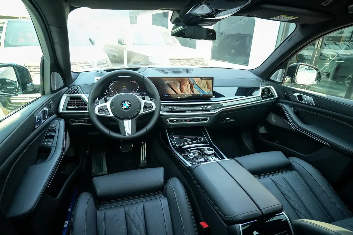 خرید بی‌ام‌و ایکس۷ xDrive40i M Sport مدل ۲۰۲۶ از دبی — واردات به منطقه آزاد کیش و قشم — خودرو بی‌ام‌و — تصویر 9