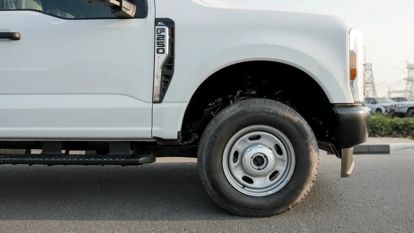 خرید فورد F 250 XL مدل ۲۰۲۴ از دبی — واردات به منطقه آزاد کیش و قشم — خودرو فورد — تصویر 7
